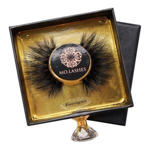 MO LASHES IN FOREIGNA - BNIB